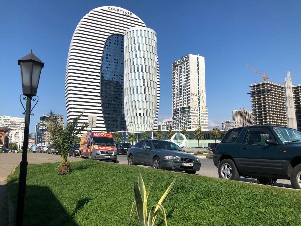 Batumius Apartments Bagian luar foto